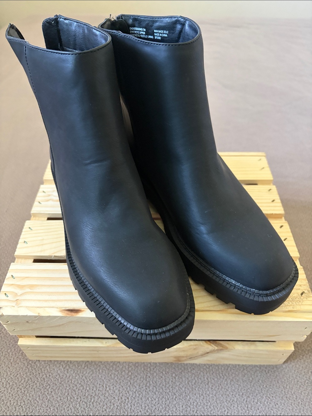 Steve Madden Black Smooth Leather Ankle Booties with Lug Sole